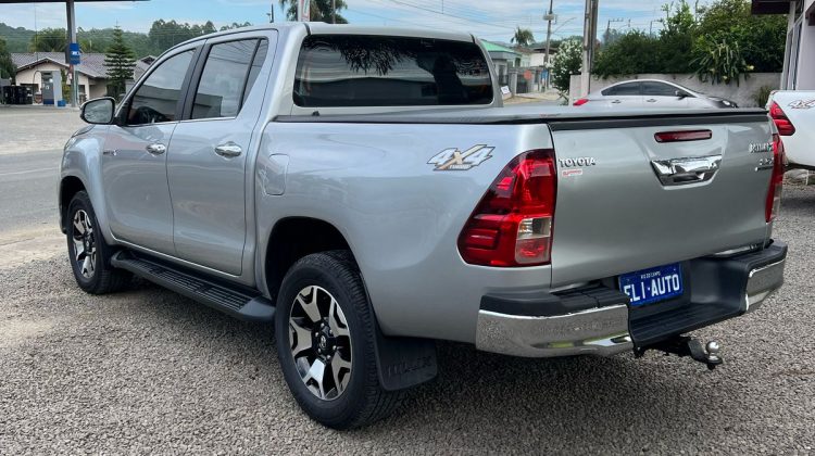 HILUX 2.8 CD SRX 4X4 AT